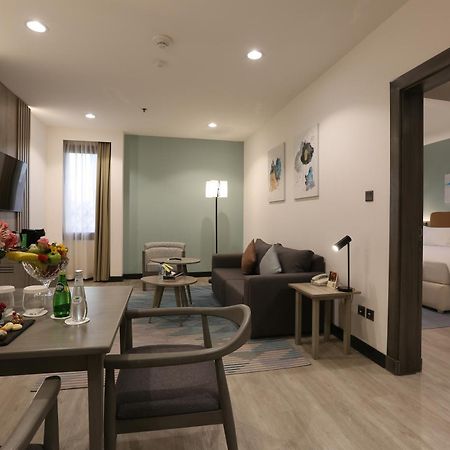 Holiday Inn Riyadh Al Qasr By Ihg Exterior photo