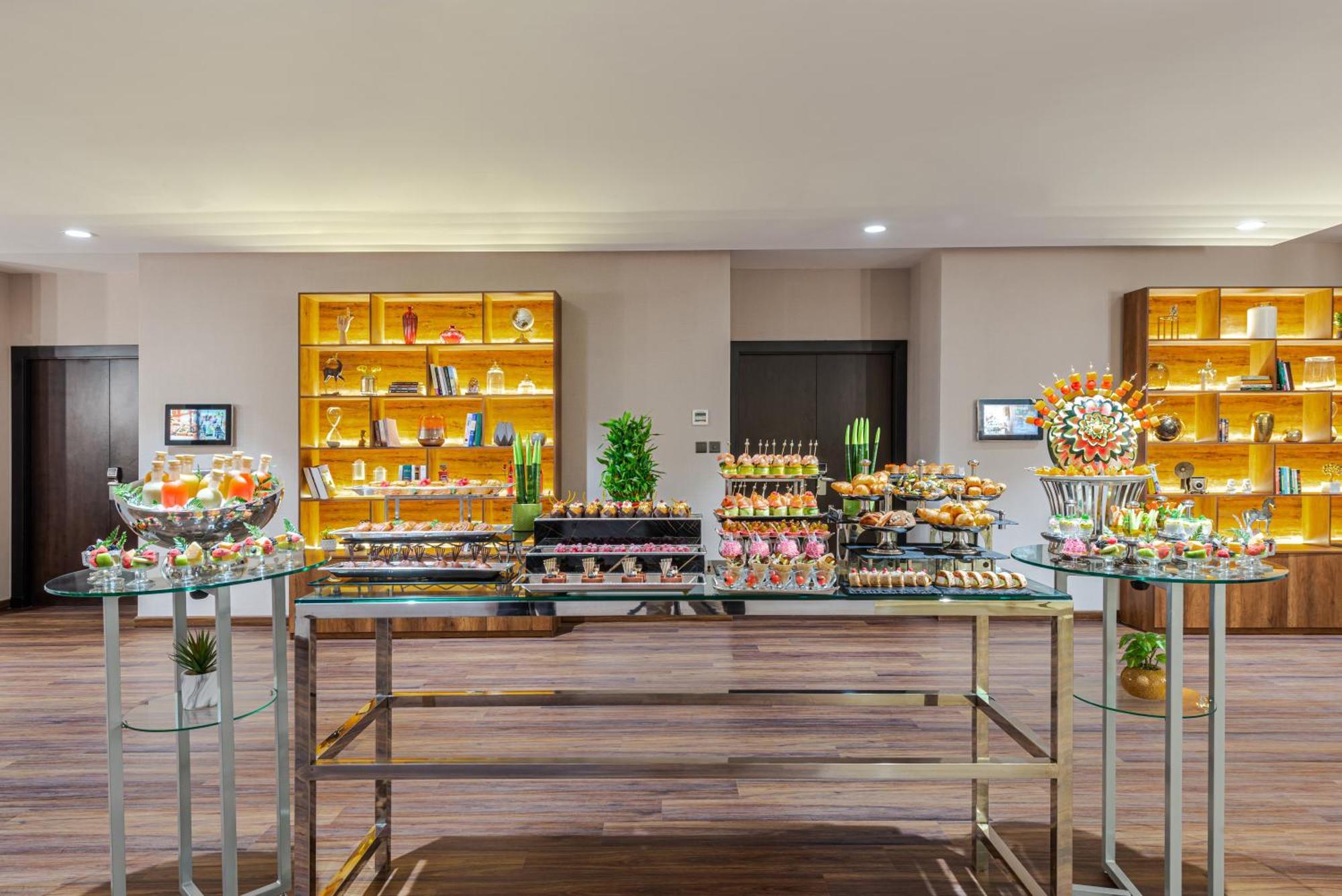 Holiday Inn Riyadh Al Qasr By Ihg Exterior photo