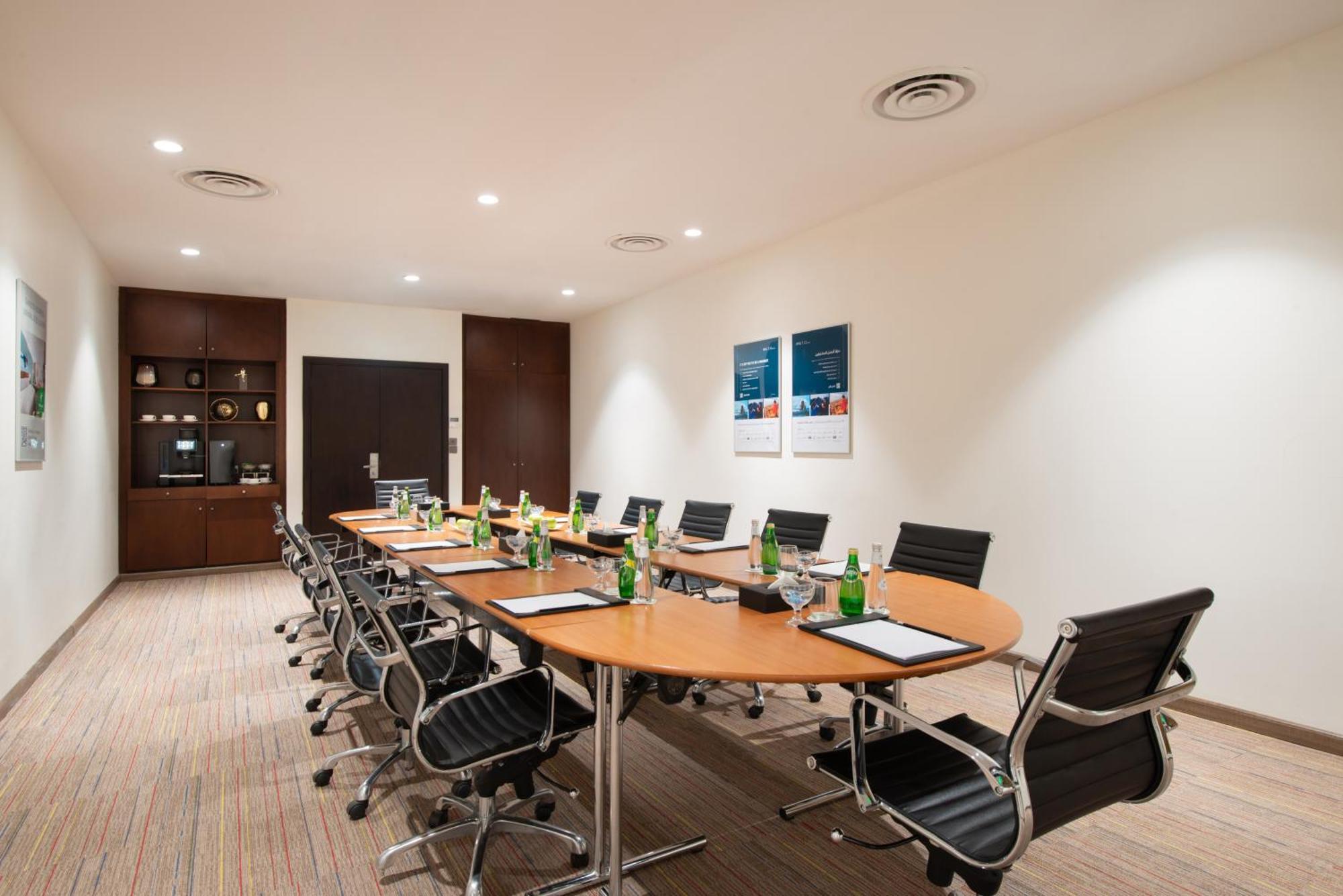 Holiday Inn Riyadh Al Qasr By Ihg Exterior photo
