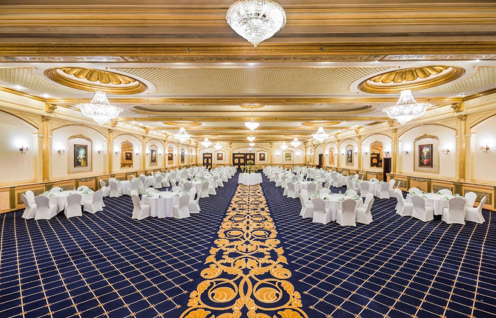 Holiday Inn Riyadh Al Qasr By Ihg Exterior photo