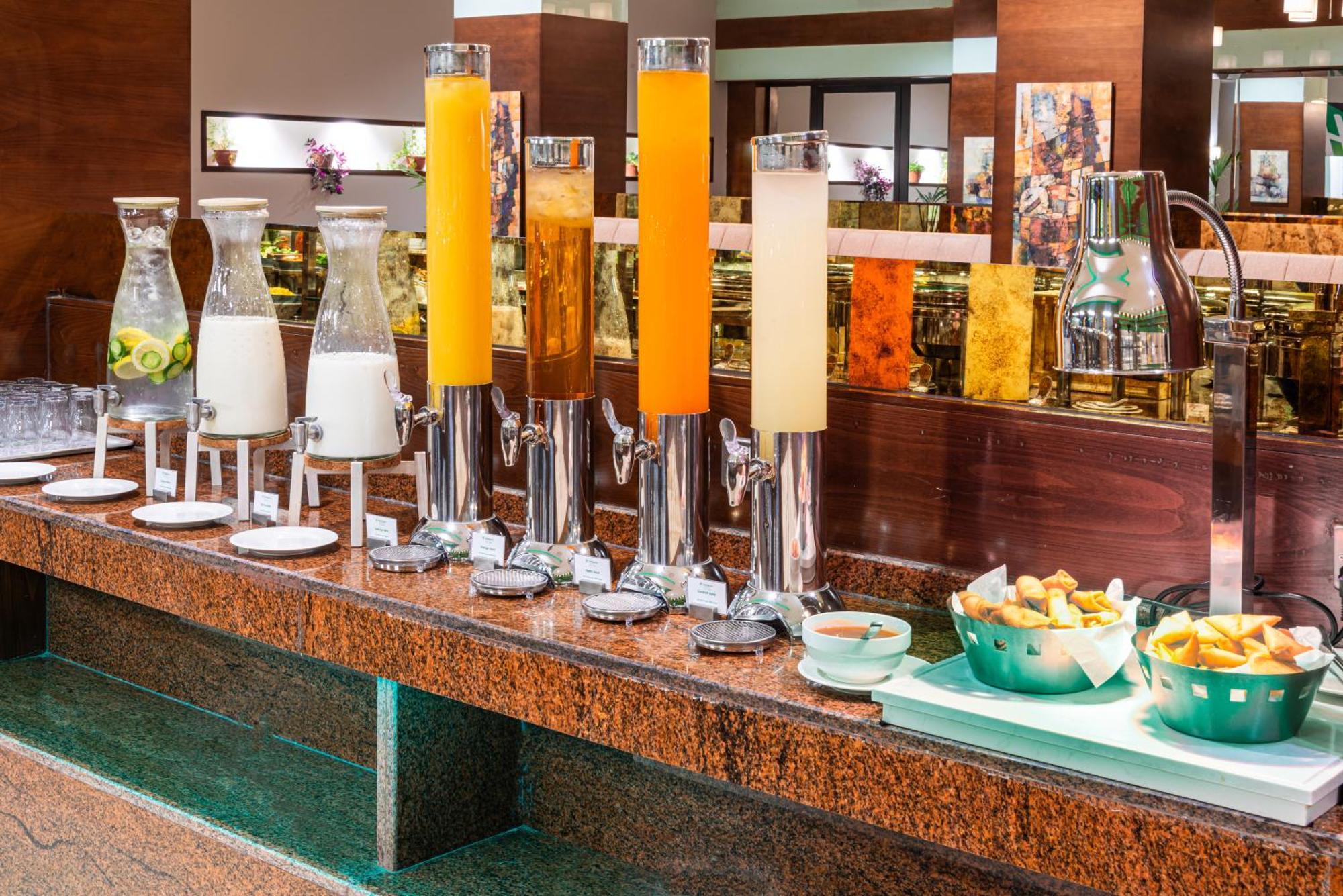 Holiday Inn Riyadh Al Qasr By Ihg Exterior photo