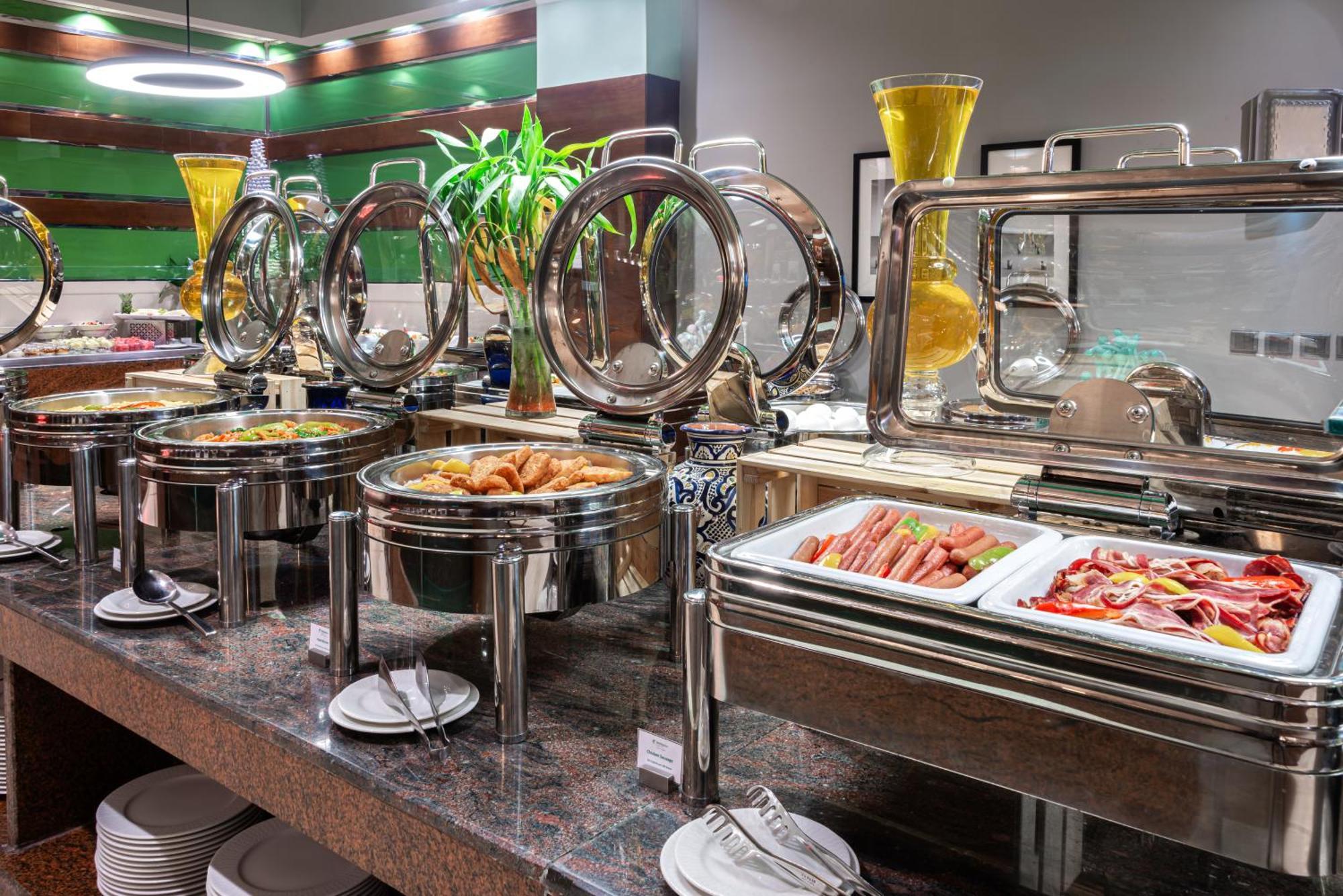 Holiday Inn Riyadh Al Qasr By Ihg Exterior photo