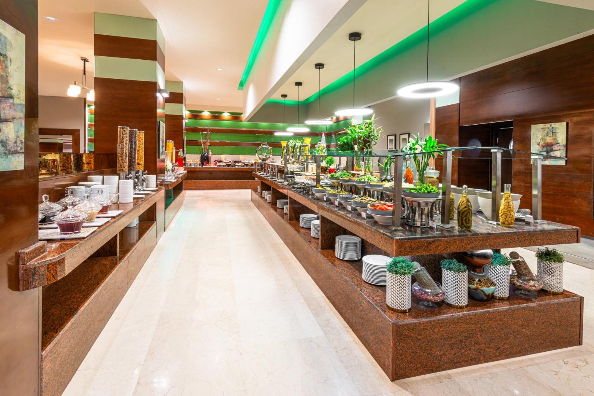 Holiday Inn Riyadh Al Qasr By Ihg Exterior photo
