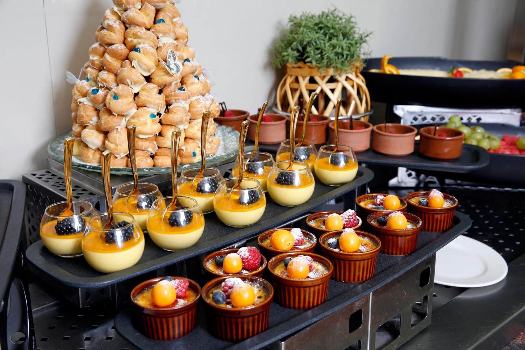 Holiday Inn Riyadh Al Qasr By Ihg Exterior photo